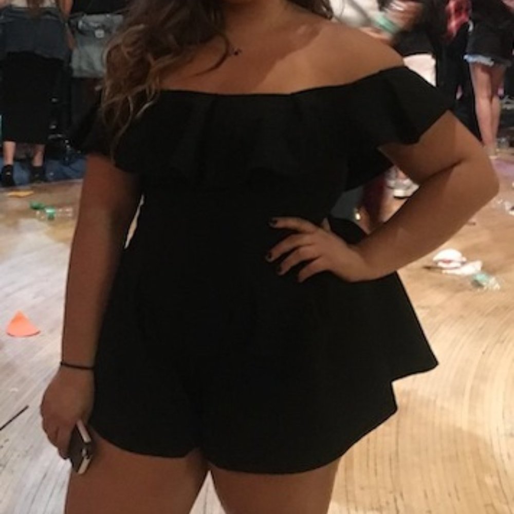 Off the shoulder Blakc Ruffle Romper